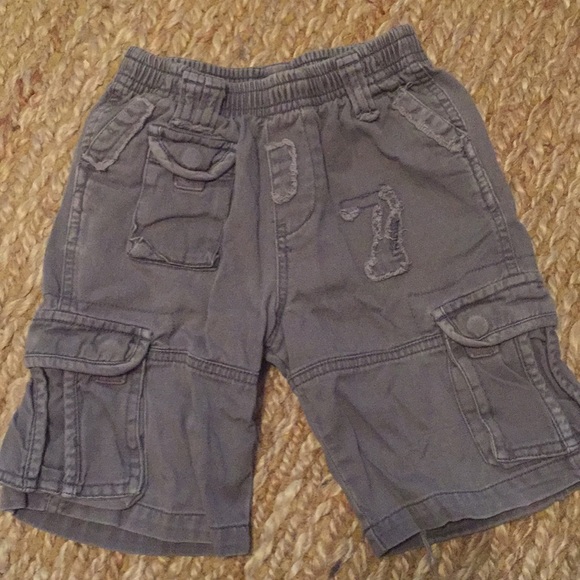 Bundle of boys  shirt and distressed shorts - Picture 4 of 7